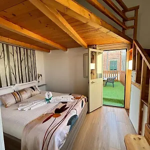 https://viapalmieri45.lecce-hotels.com