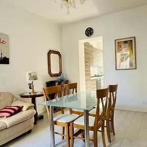 https://adas-house.hotelslidodijesolo.com